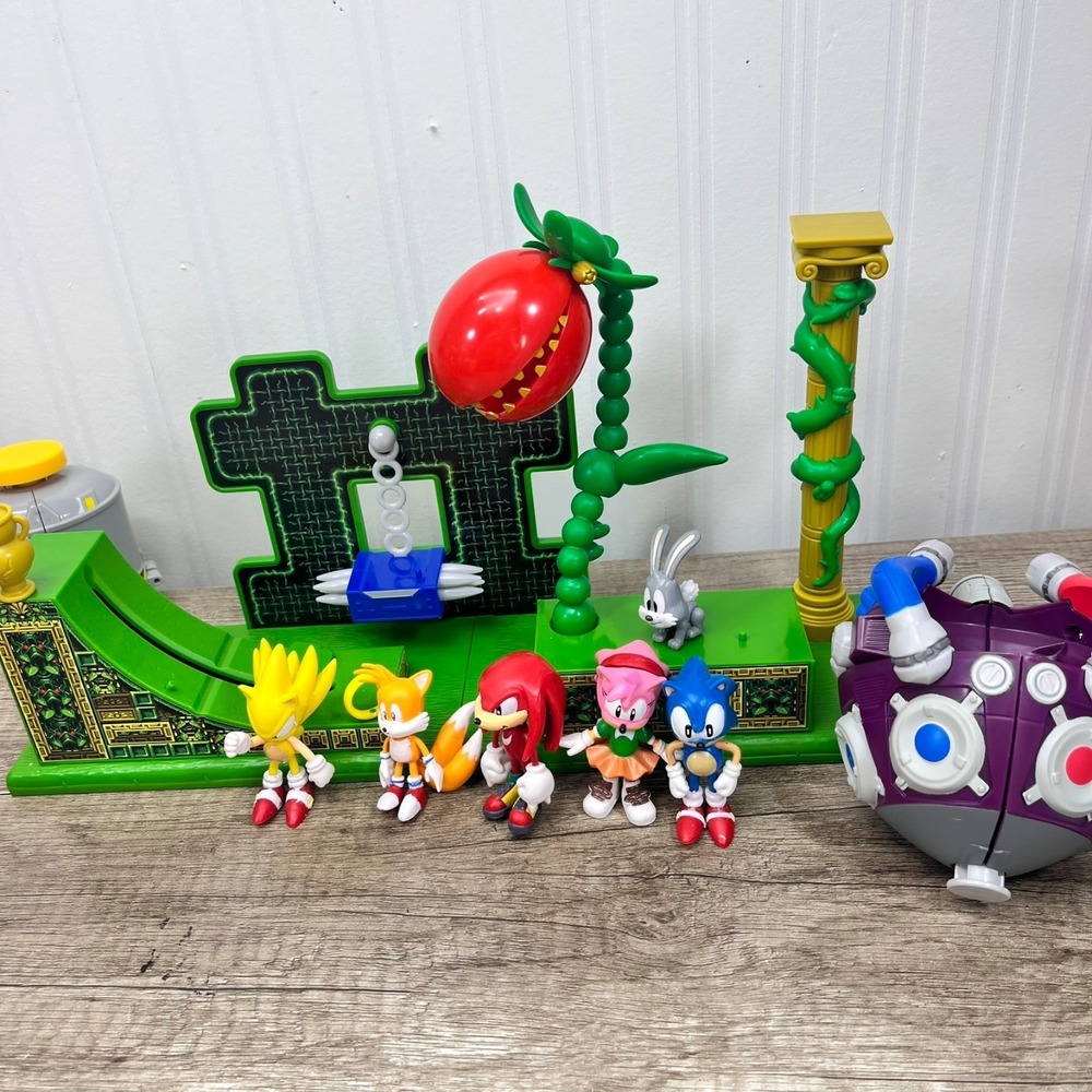 Sonic the Hedgehog Stardust Speedway Action Figure Playset, Extras Figure Set
